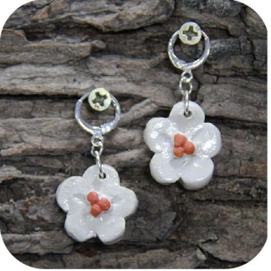 Timeless clay artistry with a modern gold or silver touch
